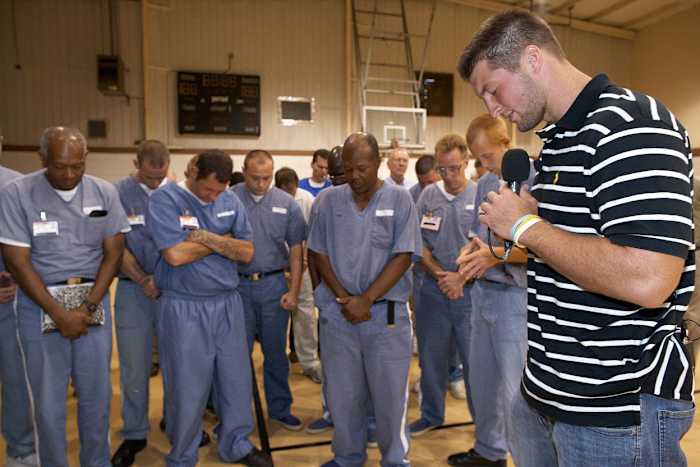 2009-Tim-Tebow-Lawtey-Correctional-Institution-076825175.jpg